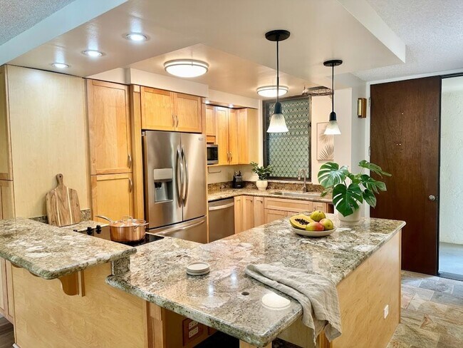 Building Photo - 1 bedroom in Highly Desirable building in Hawaii Kai