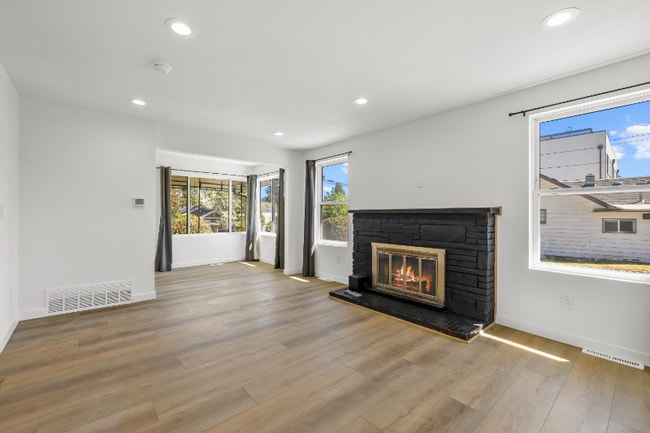 Building Photo - 7531 12th Ave SW