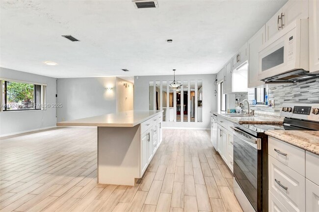 Building Photo - 168 Westwood Dr