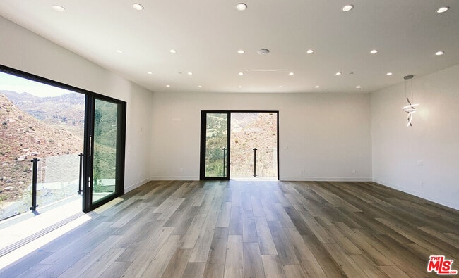 Building Photo - 1700 Cadenhorn Dr