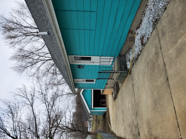 Building Photo - 2332 W 9th St