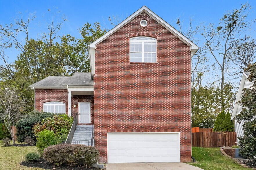 Primary Photo - 111 Coldwater Dr