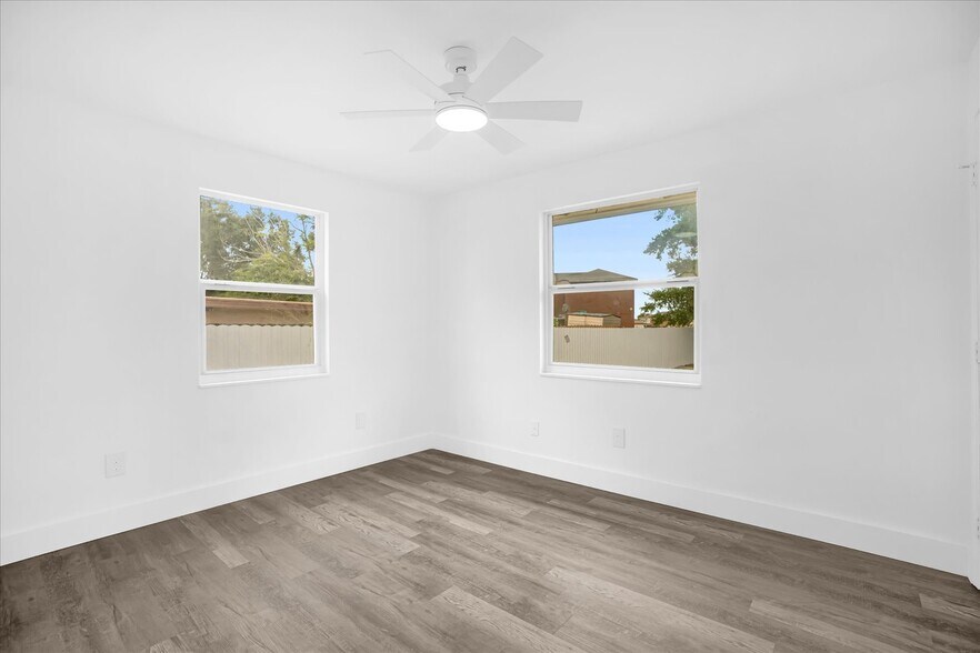 Building Photo - 1730 Avenue C NE