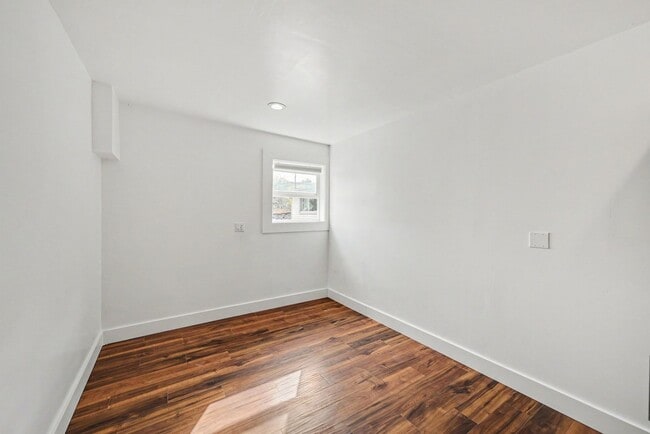 Building Photo - 9451 36th Ave SW