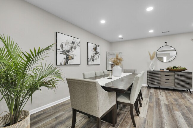 Building Photo - 136 Meadowside Ln