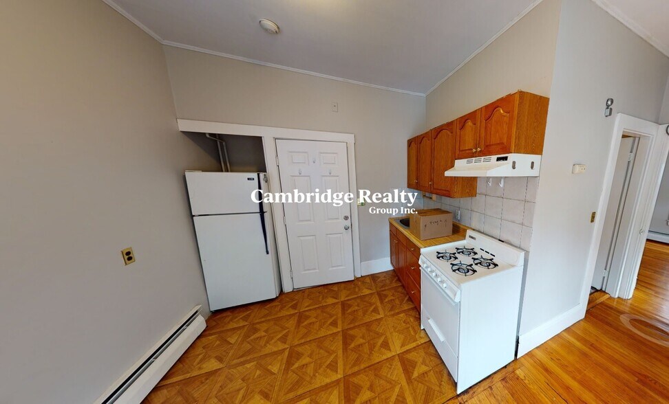 Building Photo - 26 Hingham St