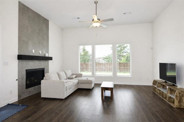 Building Photo - 1819 Navarre Wy