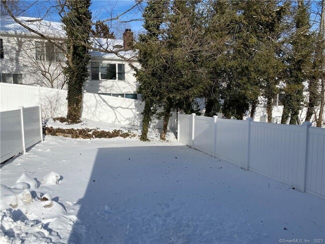 Building Photo - 44 Hillside Ave