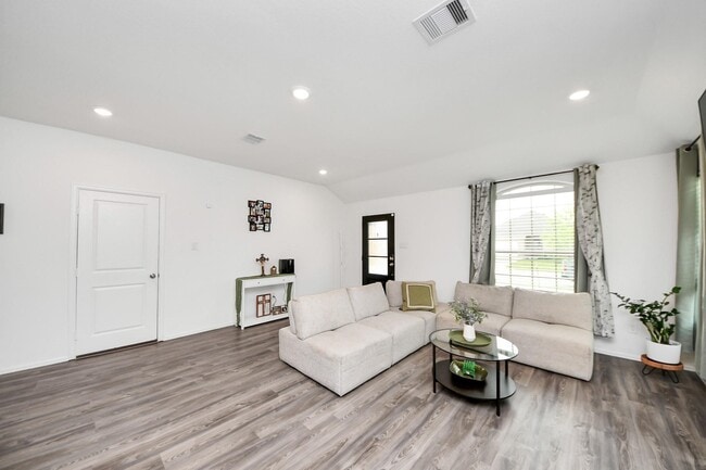 Building Photo - 5418 Rabbit Crk Ln