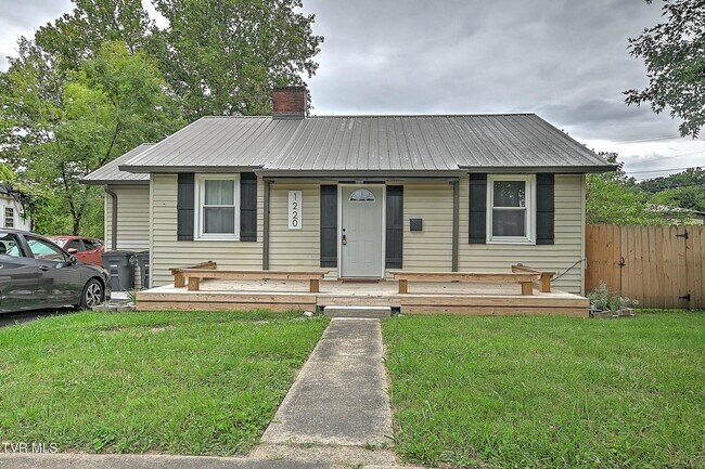 Primary Photo - 1220 Morningside Cir