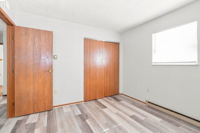 Building Photo - 205 N Madison Rd