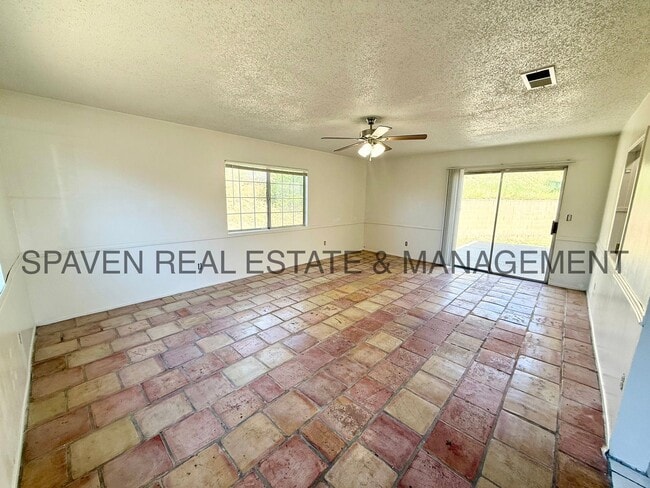 Building Photo - Cul-de-sac home