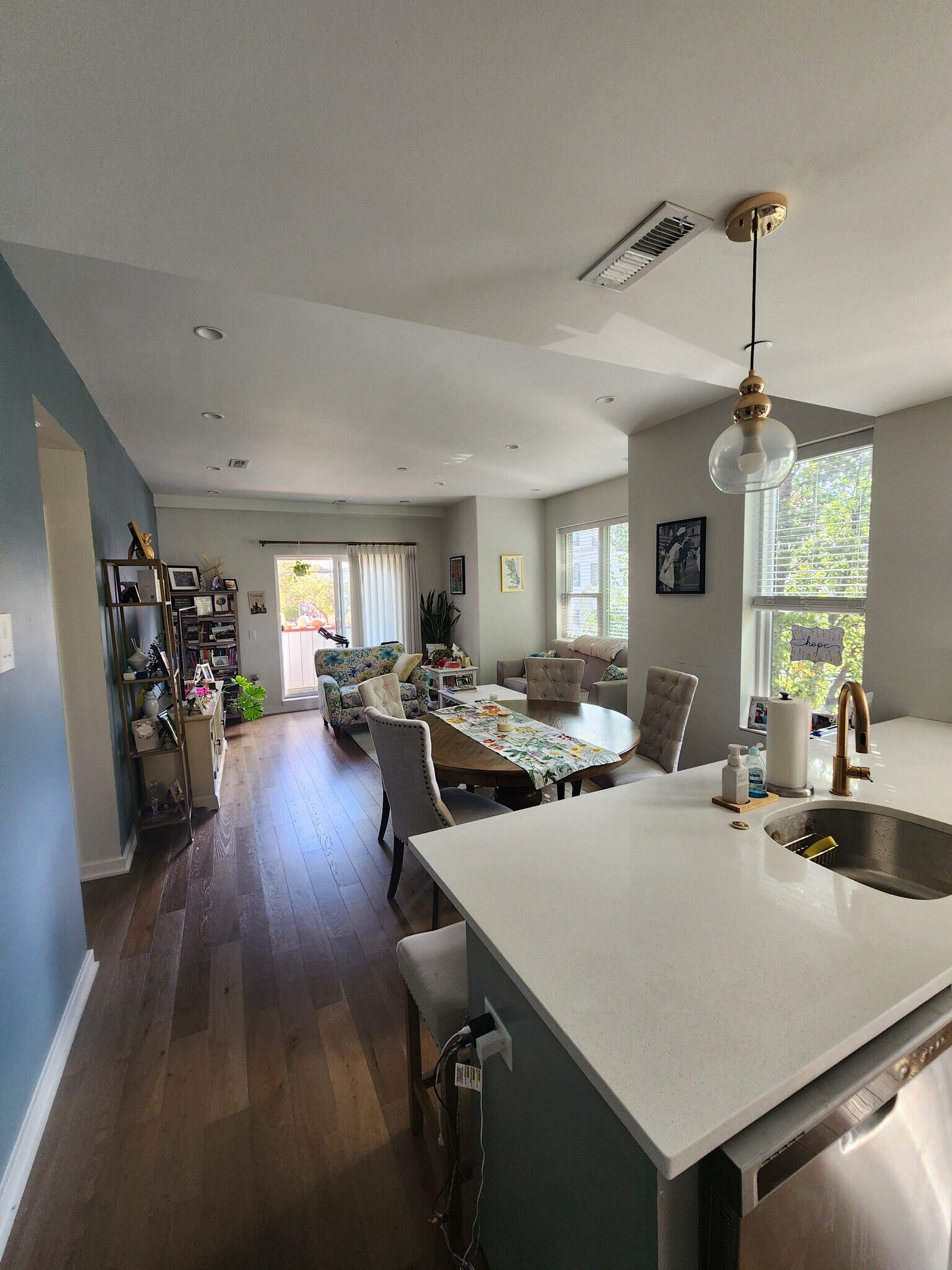 Building Photo - 1500 N American St