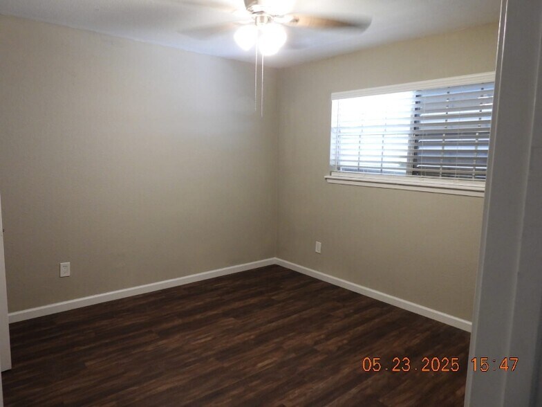 Building Photo - 7252 Mansions Dr