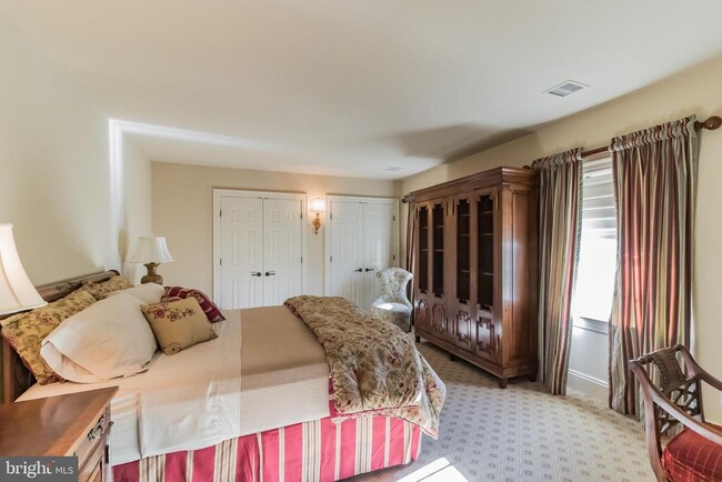 Building Photo - 1911 Stone Ridge Ln