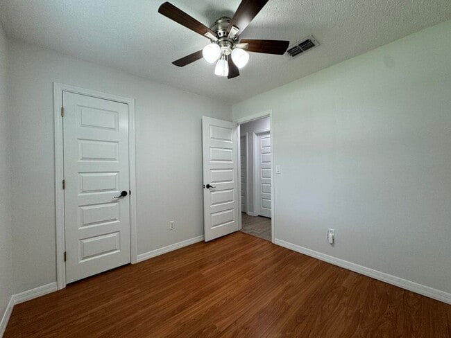 Building Photo - Adorable 3/2 with Bonus Room in Ormond Beach