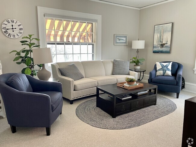 Living Room - 2028 E Lafayette Pl