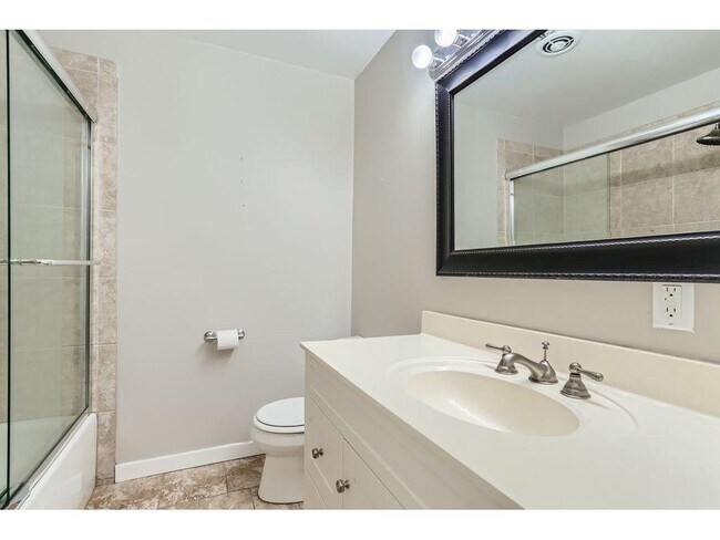 Building Photo - 380 Ramsey St