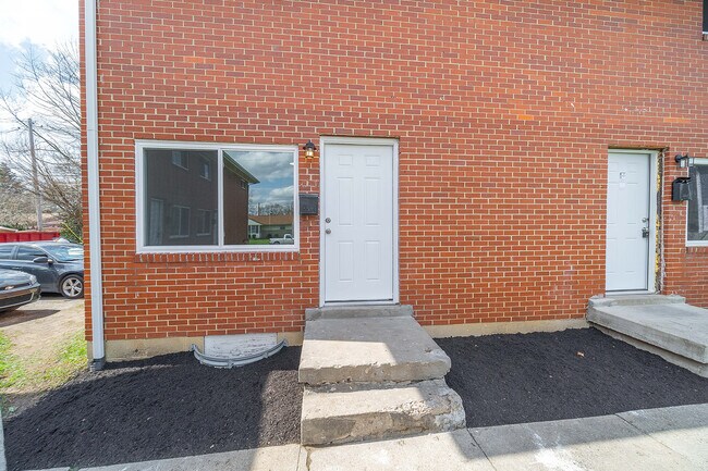 Building Photo - 1401 Lockbourne Rd