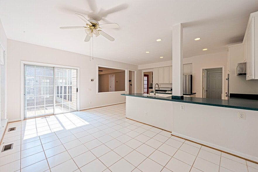 Building Photo - 47174 Chambliss Ct
