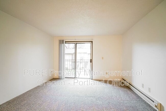 Building Photo - 14128 NE Sandy Blvd