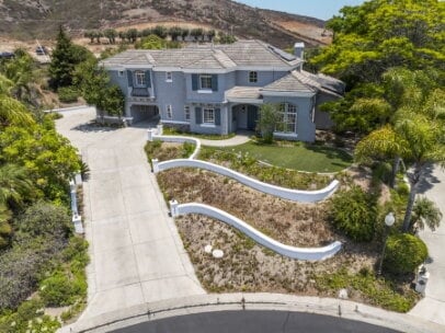 Building Photo - Luxurious, 5450 SqFt,  5 Ensuite Bedrooms ...