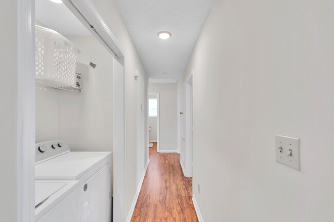 Building Photo - 1216 Eagle Ridge Dr
