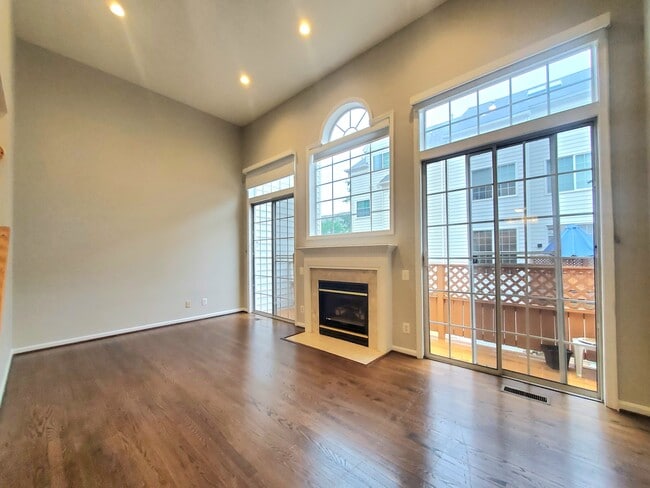 Building Photo - 6030 Lincolnia Rd