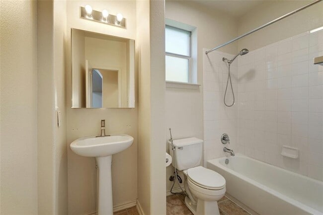 Building Photo - 8227 Liberty Walk Dr