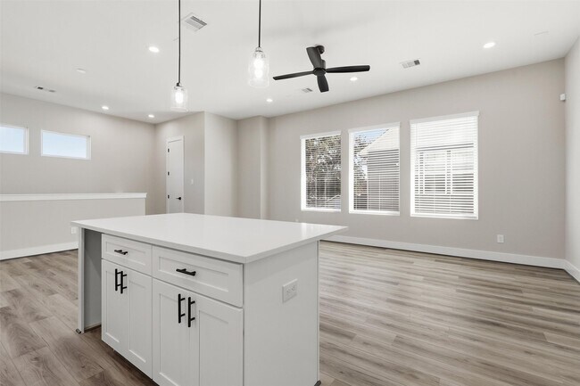 Building Photo - 9 Wellford St