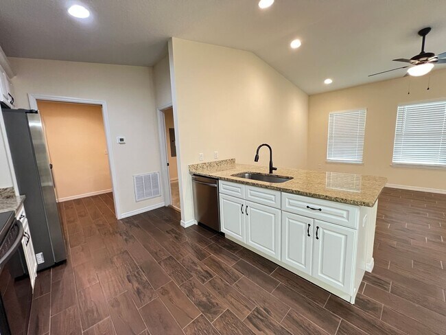 Building Photo - BEAUTIFUL 3 BD/2BA Home in Ocala!!!