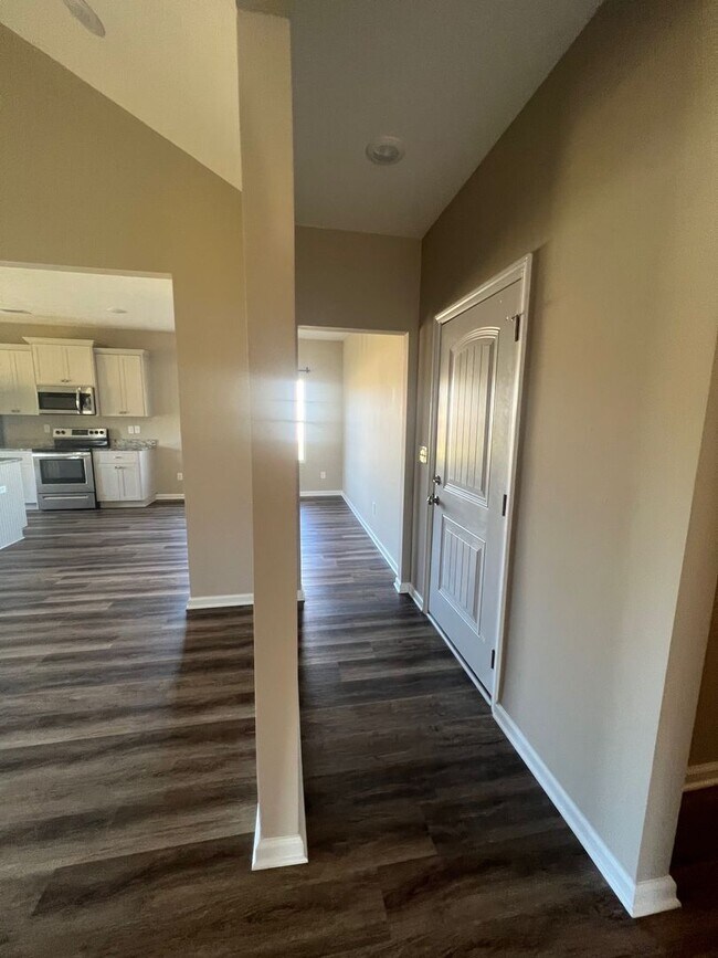 Building Photo - PRICE REDUCED! - 4 Bedroom/2 Bathroom  Home in Thomson, Georgia just off the Bypass