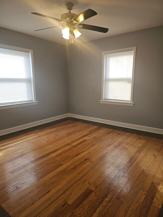 Building Photo - 7630 S Jeffery Blvd