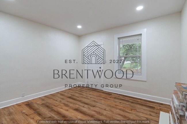 Building Photo - 209 N Addison St