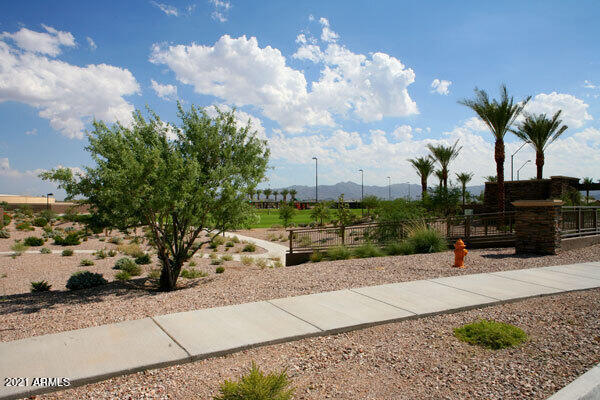 Building Photo - 3015 N Brooklyn Dr