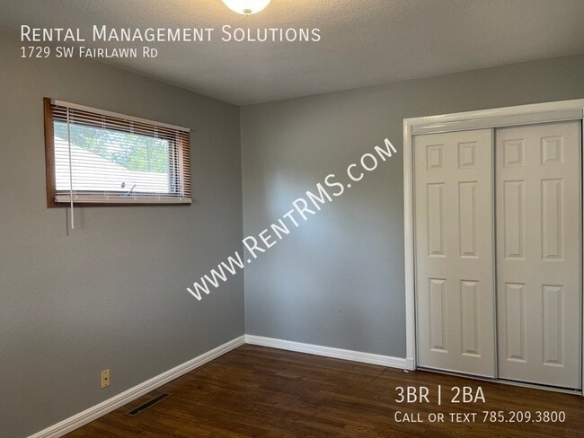 Building Photo - 1729 SW Fairlawn Rd
