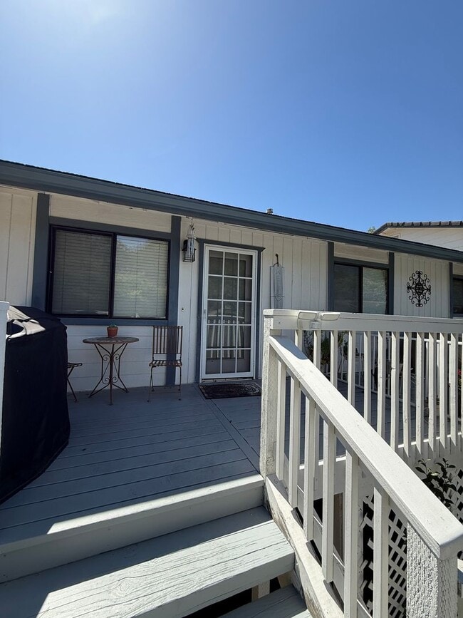 Building Photo - Charming 1 Bed 1 Bath Studio Available 6/1/26!!