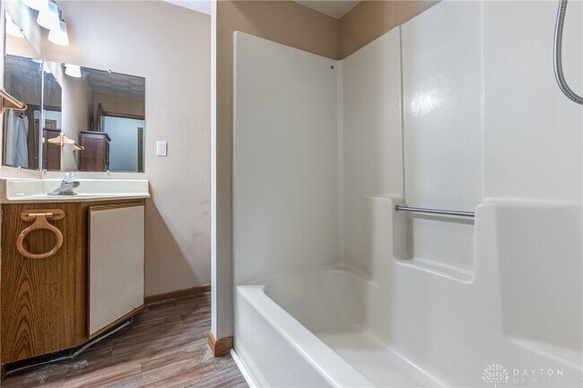 Building Photo - 160 N 4th St