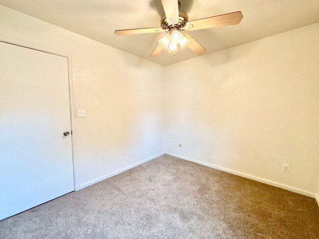 Building Photo - Cozy Brick Ranch in Norfolk!