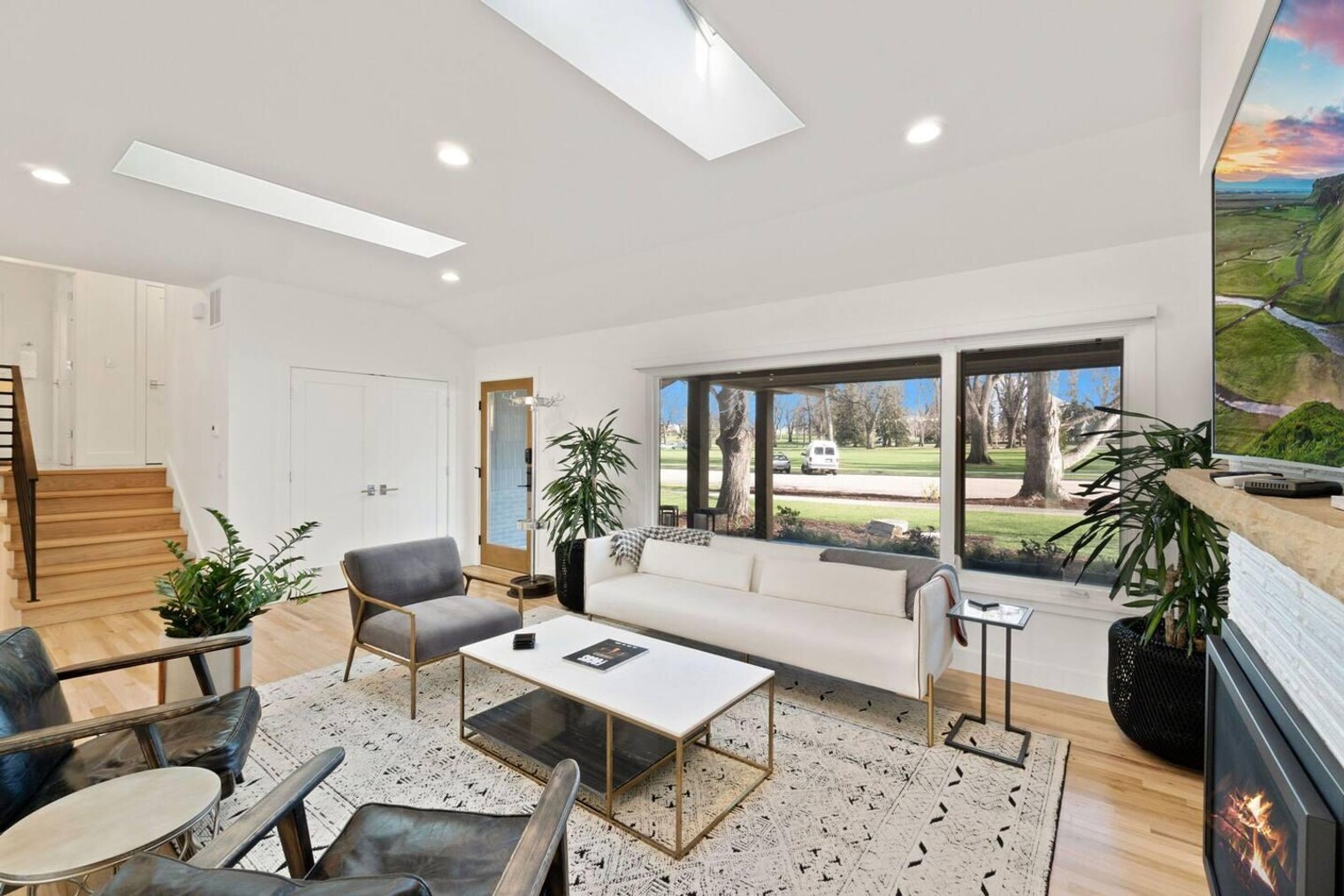 Building Photo - 1500 W Mulberry St