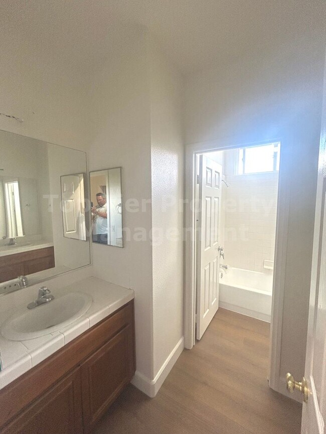 Building Photo - ***Gorgeous 4 bed / 3 bath / 2,585 sqft House in Calavera Hills - Available 07/01***