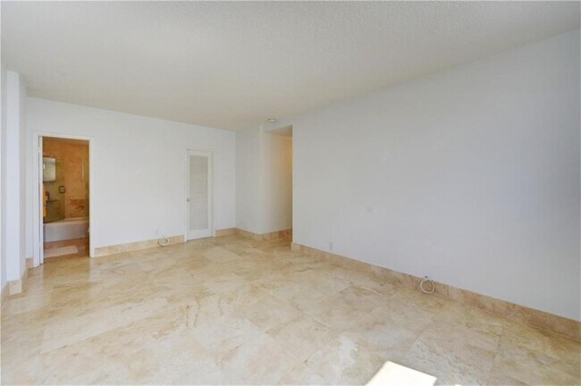 Building Photo - 345 N Fort Lauderdale Beach Blvd