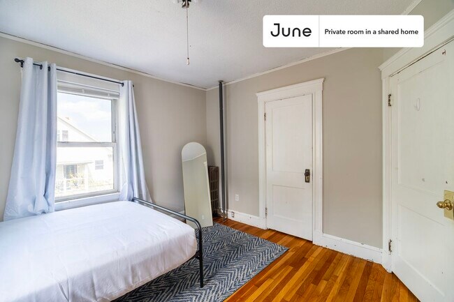 Building Photo - Room in Shared 4 bed/1 bath home in Somerville