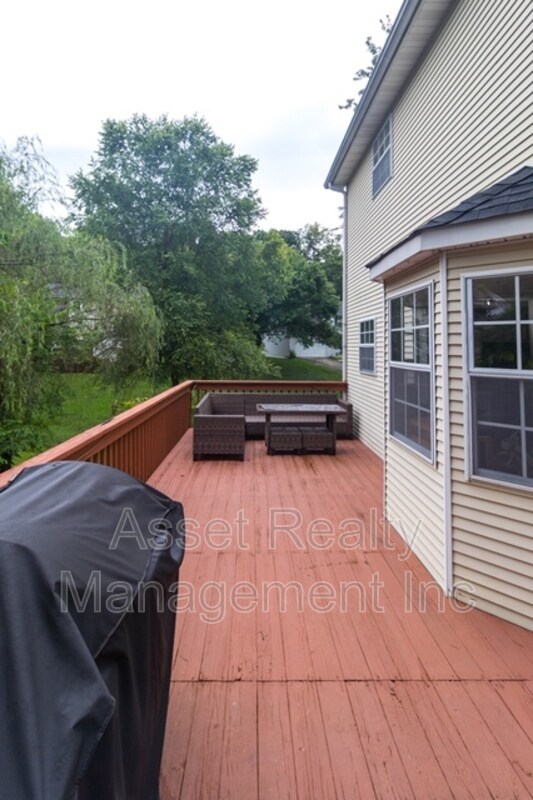 Building Photo - 9009 Tall Timber Dr