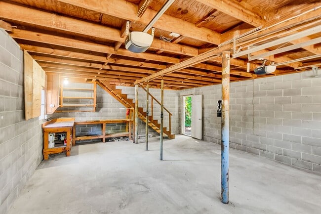 Building Photo - 3 Bed 2 Bath Home Located in Highland Park...