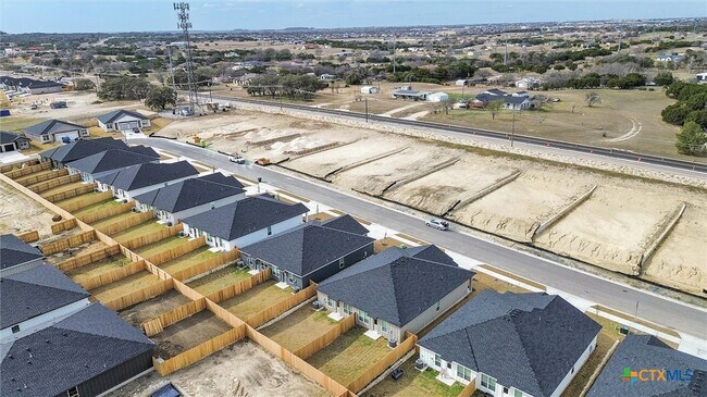 Building Photo - 3902 American Elm Dr