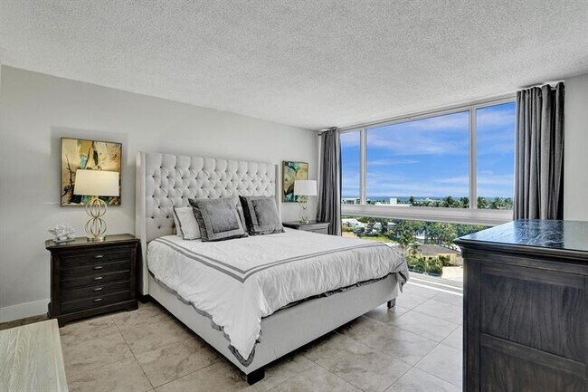 Building Photo - 2715 N Ocean Blvd