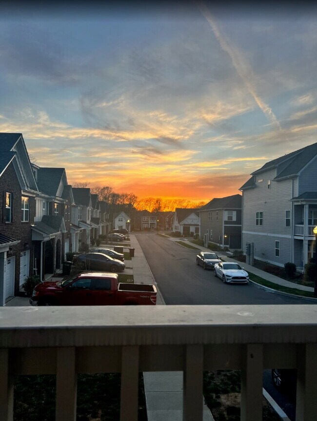 Building Photo - Available for Aug move in. Charming 2-Bedroom Retreat in Hendersonville with 2.5 Baths & Spacious...