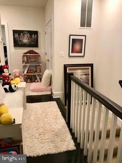 Building Photo - 11 Silverway Dr