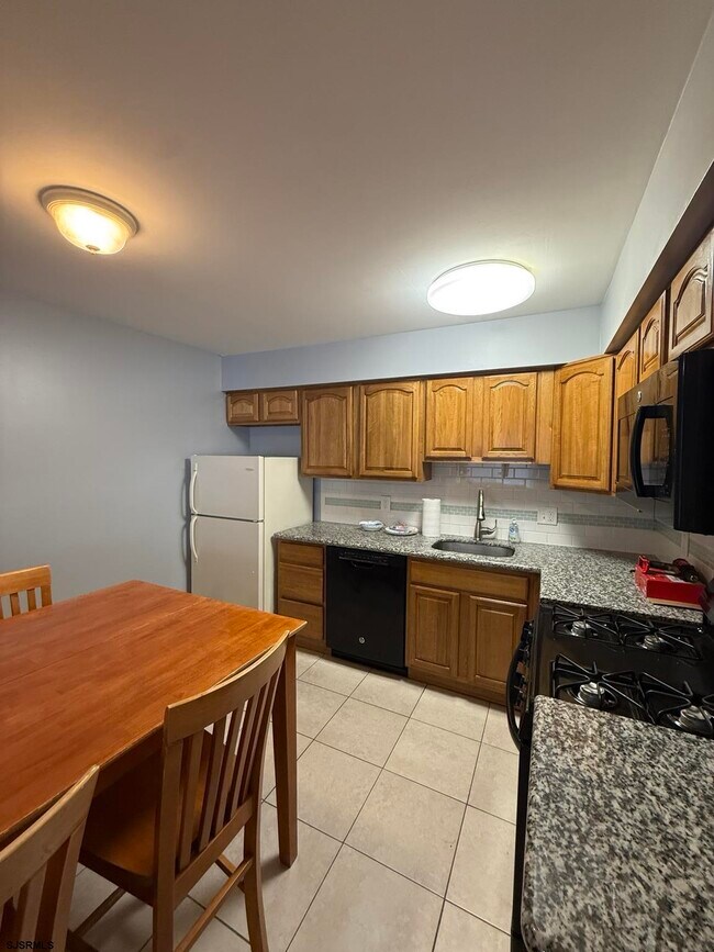 Building Photo - 25 Oyster Bay
